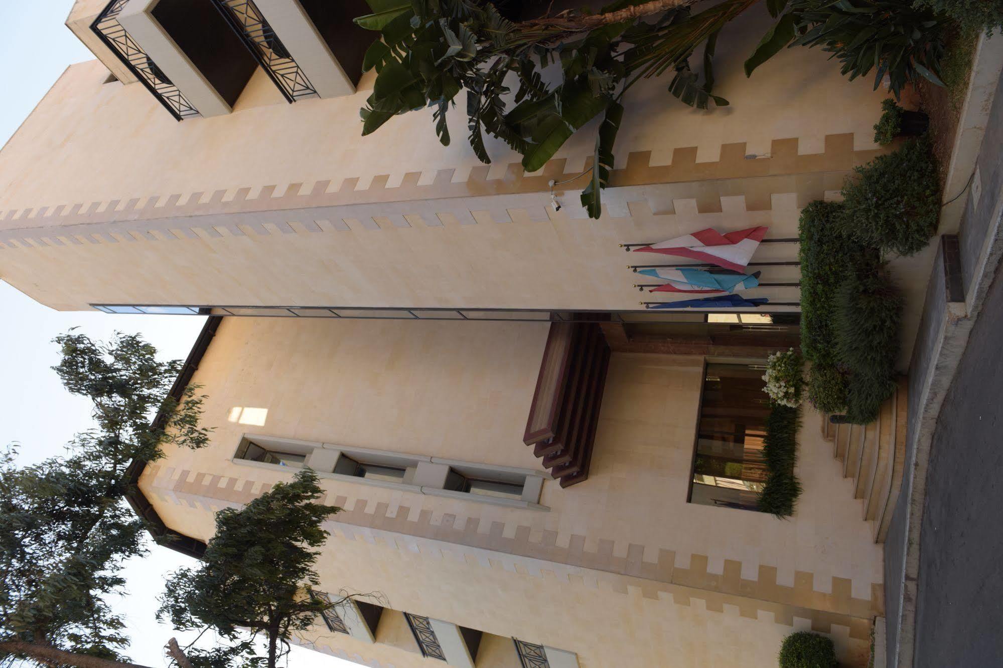 Luxor Hotel 주니에 외부 사진